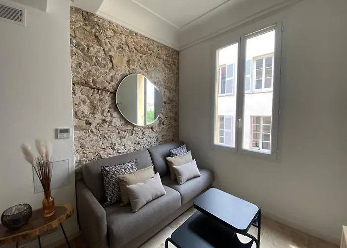 Apartment Au Coeur Du Viel - Cosy Antibes